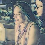 Ebru Cündübeyoğlu Instagram - Belki sadece göz göze geldiğim, hep yanıbaşımda olan,uzağıma düşen,hayatım olan,hayatımda olan, olmayan,bilmeden hayatına karıştığım ,karşıma çıkan, yolumun kesiştiği, talihin,kaderin, türlü türlü sebeplerin bana getirdiği siz kalplerindeki sevgiyi dolu dolu hissettiren güzel insanlar iyi ki varsınız. Tüm güzel dilekleriniz için teşekkür ederim. Ben yine sizi diledim 🎂