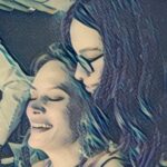 Ebru Cündübeyoğlu Instagram - Belki sadece göz göze geldiğim, hep yanıbaşımda olan,uzağıma düşen,hayatım olan,hayatımda olan, olmayan,bilmeden hayatına karıştığım ,karşıma çıkan, yolumun kesiştiği, talihin,kaderin, türlü türlü sebeplerin bana getirdiği siz kalplerindeki sevgiyi dolu dolu hissettiren güzel insanlar iyi ki varsınız. Tüm güzel dilekleriniz için teşekkür ederim. Ben yine sizi diledim 🎂