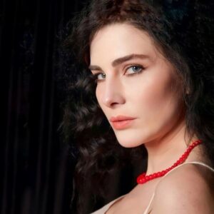 Ece Özdikici Instagram - ❤️SHOW MUST GO ON!