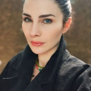 Ece Özdikici Instagram - Salıncakta İki Kişi 

Tesadüfen çekilen bu videoya minnettarım.😘