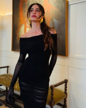 Ece Sükan Instagram - Ready for the #BecomingKarlLagerfeld premiere 🕶️ 
@disneyplus #ad 
#reklam @disneyplustr 
In @leamalmes 
@alicanicoz jewelry 
@gianvitorossi 
Glam @davidmallett