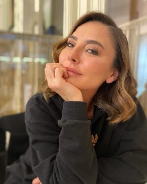 Ece Uslu Instagram - Please picture me 😎