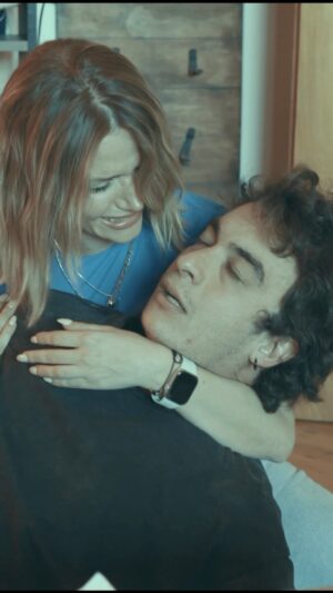 Ecem Karavus Instagram - yazlık kırmızı çizgiler 
göya opsiyon isteyen; @1ecemkaravus 
🎥 @oguzbeyazit_