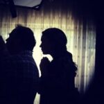 Ecem Özkaya Instagram - Dile kolay 3 yıl , çok yol , fazla emek ve sayısız hikaye … teşekkürler #gönüldağı yolun açık olsun . Bu zamana kadar çalıştığım tüm ekip arkadaşlarıma kolaylıklar diliyorum. Ve zahide ! Birbirimizi giydiğimiz her an müthiş şeyler öğrendim senden. iyi ki geçtin hayatımdan 😌🌸🧚🏻‍♀️