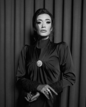 Ecem Özkaya Instagram - 🖤