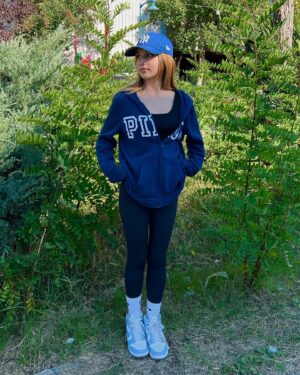 Ecrin Su Çoban Instagram - 💙🧿