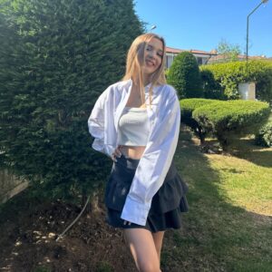 Ecrin Su Çoban Instagram - İYİ BAYRAMLAR🍬