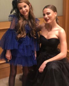 Ecrin Su Çoban Instagram - Anlamlı geceden anlamlı kare💖 @serenayss @koruncuk #ecrinsucoban #serenaysarikaya