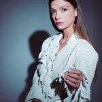 Eda Özerkan Instagram - İn white..🤍🦩 Photo/ @kaan.turkerr @the.studio.zero Hair&make up/ @gokhancigeroglu Styling/ @betulcapkurr Manager: @abdullahbulutmanagement @abdullahbulutt @katicoban 💐🫶🏻💫 #edaözerkan #edaozerkan #aniyakala #hayatandanibarettir #instagram #instagood #instalike #instadaily #instamood #instafashion #instalove #instadog #instacool #instaphoto #instatravel #instareels #instastyle #insta #in #instaphotography #instaphoto #instafit #instablogger #instalikes #book Sonsuz olasılıklarım neler?🍀