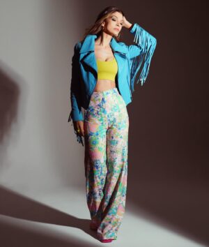 Eda Özerkan Instagram - İçinde renk yoksa,dışarda gökkuşağı arama…🌈🤞🏻

Photo/ @kaan.turkerr @the.studio.zero 
Hair&make-up/ @gokhancigeroglu 
Styling/ @betulcapkurr 💐🫶🏻

manager/ @abdullahbulutmanagement @abdullahbulutt @katicoban 💐🫶🏻

#insta #instagram #instagood #instalike #instadaily #instamood #instafashion #instalove #instadog #instacool #instaphoto #instacars #instareels #instastyle #instamoda #instafollow #instahome #instaphotography #anıyakala #hayatandanibarettir #in #instafollow #instabeauty