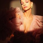 Eda Özerkan Instagram - Bahar’ın gelişini bu şahene fotoğraflar ile taçlandırdım.🌸💫tabi ki devamı gelecek..💃🏻 Öncelikle bu harika ekibe çok teşekkür ediyorum..🙏🏻🩷 Photo:/ @kaan.turkerr @the.studio.zero Hair&makeup/ @gokhancigeroglu Styling/ @betulcapkurr 💐 Manager/ @abdullahbulutmanagement @abdullahbulutt @katicoban 🫶🏻💐 #in #instagram #instagood #instalike #instadaily #reelsinstagram #instamood #insta #instafashion #influencer #instamood #instalove #instacool #instaphoto #instatravel #instacat #instaart #instaphoto #instaphotography #instacool #instatravel #instareels #instastyle #instahair #instaphotography #anıyakala #hayatandanibarettir #instafollow #instablogger #instahair #instabook #instabeauty #instafitness #instablackandwhite