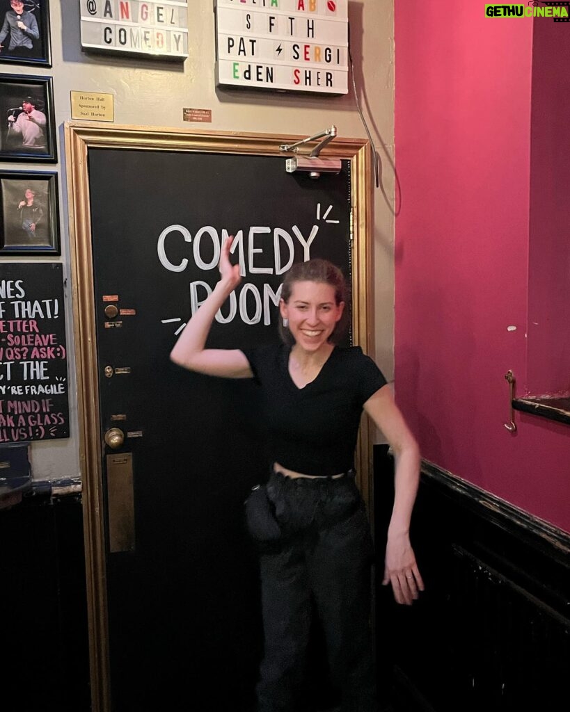Eden Sher Instagram - Thank you so much for having me @angelcomedy @billmurraypub thank you so much every single one of you who came out truly made my last show before @edfringe a special one. Thx for the memories London see y’all in Scotland!!! #iwasonasitcom