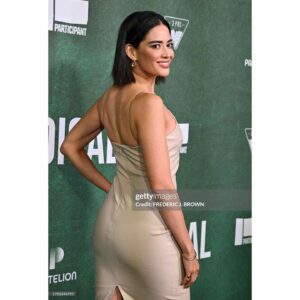 Edy Ganem Instagram - Last night at the premiere of @radicalthemovie 
Proud of @ederbez ✨
I’ve been a fan since the years of el Longe Moco (IYKYK) then I got to work with him on the @iamrobschneider show ROB! (where I had to slap him for forgetting my name 🤣👋🏻) and now I just want to send big congratulations for this new beautiful work! Thank you for having me last night at your movie premiere🙏🏻