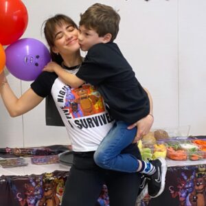 Edy Ganem Instagram - My sweet boy turning 7 a couple weeks ago🎈 
I wonder how many more years he’ll kiss me this way? How many more will he let me kiss him too? How many more years he’ll cling to his mama? Swipe to see the kisses🥰
Sometimes I think about that and hope he’ll always want to hug me and kiss me. Forever. 

#happybirthday #birthdayboy #mommylove #mommyandson