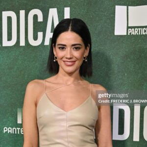 Edy Ganem Instagram - Last night at the premiere of @radicalthemovie 
Proud of @ederbez ✨
I’ve been a fan since the years of el Longe Moco (IYKYK) then I got to work with him on the @iamrobschneider show ROB! (where I had to slap him for forgetting my name 🤣👋🏻) and now I just want to send big congratulations for this new beautiful work! Thank you for having me last night at your movie premiere🙏🏻