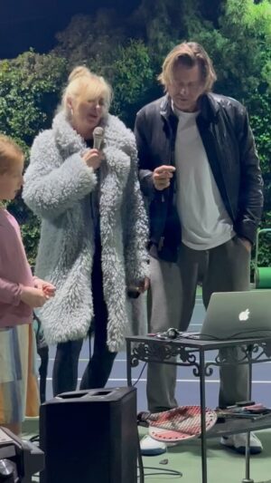 Eileen Davidson Van Patten Instagram - Happy day after Thanksgiving! The only family fights were over the microphone this year! Yay! Thanks to @imbetsyrussell for taking a video ❤️