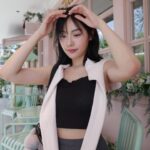 Eisaya Hosuwan Instagram - ถามว่าร้อนแค่ไหน ก็แค่หน้าม้าเปียก🥹
