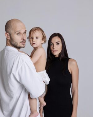 Ekaterina Vladimirova Instagram - Вот и пролетел год! Он был полон любви и нежности к нашему самому лучшему мальчику на свете! Ребенок - это любовь, ставшая зримой! ❤️ Спасибо Богу, что дал мне возможность стать мамой. Подарить счастливое детство, это самое ценное, что только могут сделать родители для своего ребенка. Филипп,  с днем рождения тебя! Мы с папой тебя очень любим! 

Листай и посмотри, какие крутые фотки нам сделала @lessya_mishina ❤️
❤️ #годовасик #др #малыш #сын #скорпион