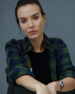 Ekaterina Vladimirova Instagram - Говорят, агент Солт следит за тобой.  У нас тоже есть крутые девчонки. С радостью обновляю свои актерские материалы.  Эта съемка была направлена на типажность. Каждый образ несет в себе героя. Никакого гламура, только хардкор. #владимирова #актриса #портфолио #обновление #кино #агент #фсб #спорт