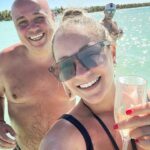 Ekaterina Kokorina Instagram - Воскресенье, почему ты не такое, как 2 недели назад 😂😂😂 Доминикана, ты навсегда в моем сердце) это был прекрасный день! Карибское море, природный бассейн с морскими звёздами, официант в рубашке, обслуживающий клиентов прямо в воде, Музыка и танцы!) это все Доминикана. Спасибо @e.poshlipoehali за этот прекрасный отпуск! Катюша, ты супер-агент!!! Твой подарочек ещё у меня)))😂🙈😘😘😘