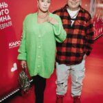 Ekaterina Kokorina Instagram - Мне вот интересно, почему мой @dominickjocker тут такой одухотворенный???🤔🤔🤔 а, потому что мы пришли в кино на #деньслепоговалентина ❤️ и сразу праздника захотелось)😂