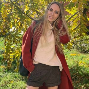 Ekaterina Morgunova Instagram - Осень в Москве пока прекрасная, наслаждаемся..)🤗 А у вас как?)🍁 #екатеринаморгунова #такаямосквамненравится