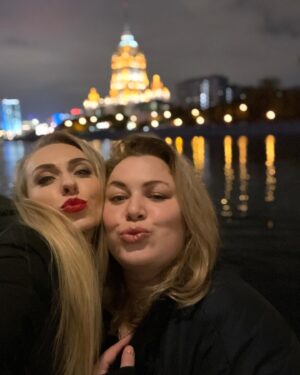 Ekaterina Morgunova Instagram - Прекрасная ночная Москва в прекрасной компании..) #здесьневсе #командочка #такаямосквамненравится #городъпятигорскъ