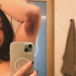 Elísabet Benavent Instagram - Mis últimas fotos con el pelo verde. Últimos días en París. Paseos, Jules Verne, tiendas, suelos y un codo roto. Vuelta a Madrid y la paz del hogar que se intensifica un domingo por la tarde.