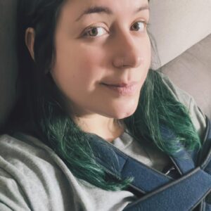 Elísabet Benavent Instagram - Mis últimas fotos con el pelo verde. Últimos días en París. Paseos, Jules Verne, tiendas, suelos y un codo roto.
Vuelta a Madrid y la paz del hogar que se intensifica un domingo por la tarde.