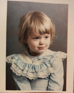 Elaine Carroll Instagram - My elizabethan collar phase #tbt