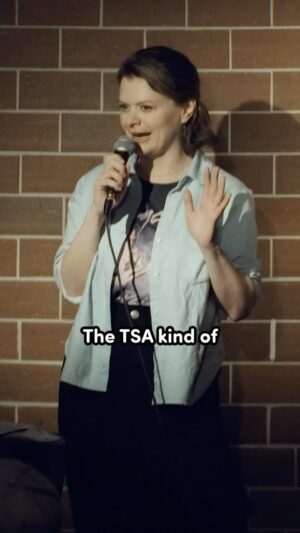 Elaine Carroll Instagram - 🎤 on the TSA 
.
#standup #comedy #funny #airports #tsa #security #medievaltimes