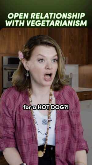 Elaine Carroll Instagram - an open relationship with vegetarianism 🥦
.
#sketchcomedy #funny #vegetarian #vegan #plantbased
