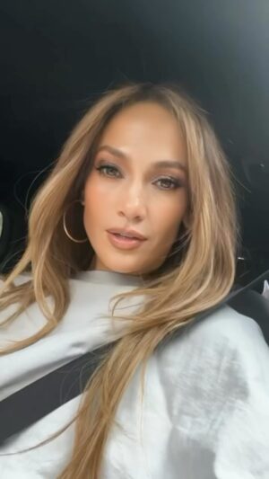 Elaine Goldsmith-Thomas Instagram - That’s right…LET’S GET LOUD PEOPLE #ATLAS #1 on #NETFLIX