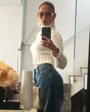 Elaine Goldsmith-Thomas Instagram - Girls’ Night ❤️🕷️