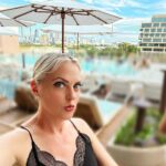 Elaine Hendrix Instagram – The summer isn’t complete without an umbrella sticking out of your head. 🏖