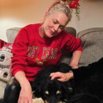 Elaine Hendrix Instagram – Merry Christmas from our little crazy, cozy world to you & yours. Wishing you peace, ease, contentment & gentleness. Tis’ the season for all that is tender & light. 🎄🎁😘