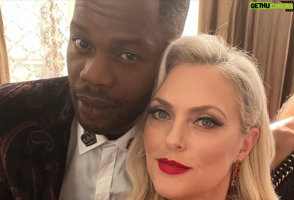Elaine Hendrix Instagram - DYNASTY S5 is officially on #Netflix today. It was a wild, wonderful ride I am grateful for every single day. I love these people as well as all those behind these scenes not pictured here. Thank you to the village it took to bring this to life: cast, crew, writers, producers, directors, executives, CBS, The CW, Netflix and, of course, the fans. So much love to you all. 💎🖤💋 xo Alexis Morell Carrington Colby Dexter #Dynasty