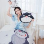 Elaine Ho Instagram - 你們是狗派🐶還是貓派🐱？ 大家都知道我是Lufa的媽媽（超狗派） 其實我也曾經養過一隻白貓唷～（貓派也是我） 所以這個問題我真的選不出來！！ 既然選不出來 那只好都擁有吧🤩 迪士尼控千萬不能錯過！ 7-11與魯斯佛、瑪麗貓、娜娜狗 推出的萌寵派對系列，讓狗派貓派一次滿足🎉 多樣實用的限定周邊 不管是辦公室或者家裡 都能有超萌的貓貓狗狗陪伴 看到心都融化了、療癒感滿分💯 迪士尼鐵粉們快記下來 🔺5/29 15:00-6/9 快閃購 就到7-11門市把這些小可愛們一起帶回家吧(⁎⁍̴̛ᴗ⁍̴̛⁎) @7eleventw #7ELEVEN #迪士尼 #disney #超商開箱 #萌寵派對 #魯斯佛 #Lucifer