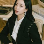Elaine Ho Instagram - 好想變成洪海仁！ 最近迷上淚之女王，金智媛真的好漂亮 決定來個仿妝挑戰滿足我這個小劇迷的幻想❛‿˂̵✧ 有像嗎？😆 攝影/@shy159753151 妝髮/@vitamakeupstudio 好玩好玩！！ @netflixtw #淚之女王#仿妝