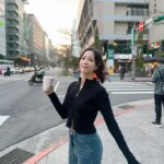 Elaine Ho Instagram - 好久沒來娛百，開春第一錄🖤 outfit/ @queenshoplife #qsxhsin