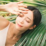 Elaine Ho Instagram - 買了富士相機還不太會玩 謝謝Gary幫我調了很有氛圍感的色調✌︎︎• ·̫ •✌︎︎ 原來這台相機可以拍出這樣的照片！！ 參數如下： 🩷使用NC濾鏡 🩷色溫5300K 🩷H-2 S-2色彩 2 🩷顆粒強 這個參數在陽光下拍攝最佳！ #x100vi