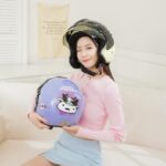 Elaine Ho Instagram - 大家好～我是野原美荳٩꒰｡•◡•｡꒱۶ 我兒子這次沒出問題 他是要推出新的集點活動啦🥳 日本經典動漫「蠟筆小新」&知名電視劇「超級戰隊（系列）」合體囉😍 🔺4/2 下午三點起 7-ELEVEN推出— 「蠟筆小新 x 超級戰隊可愛變身快閃購」活動 有超過60款全新限定周邊商品 適配外出、辦公、居家、寵物四大生活情境✨ 春日部防衛隊的小英雄們 也換上量身打造、繽紛色彩的超級戰隊戰服 可愛、俏皮又英勇💪🏻 鐵粉們快設定好鬧鐘⏰ 準時到7-ELEVEN一起體驗「蠟筆小新 x 超級戰隊」 帶來充滿童趣的勇敢冒險之旅吧⚔️ 活動詳情請看>> https://www.7-11.com.tw/event/24tomandjerry/crayonsuper.aspx #7eleventw#蠟筆小新#野原新之助#小七#3C#存錢筒 @7eleventw