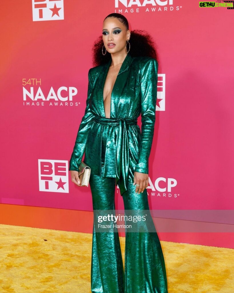Elarica Johnson Instagram - 54th NAACP IMAGE AWARDS🏆 We won!! 3 times! Best Drama Series Best lead Actor - @alldaynicco Best supporting - @lodivadevine Thank you to the amazing team for helping me look good! SUIT BY - @michaelcostello 💁🏽‍♀️ - @maishaoliver 💄 - @stephenmoleskibeauty #pvalley #autumnight #wewon #naacpimageawards