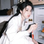Eleanor Lee Instagram - 偷吃的小企鹅 🐧