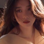 Eleanor Lee Instagram - 爱一个人 就像养一朵花 最好的花匠 是我是你是ta 🌼
