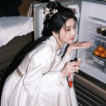 Eleanor Lee Instagram - 偷吃的小企鹅 🐧