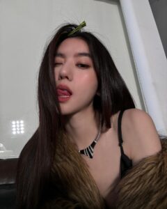 Eleanor Lee Instagram - Slaying is my only attitude