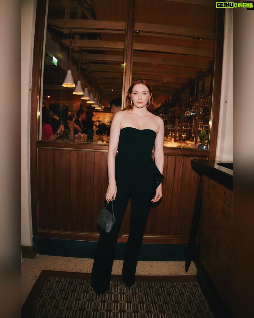 Eleanor Tomlinson Instagram - Just a moment for the look… Stella 🖤 @stellamccartney @rebeccacorbinmurray @victoriabond007 @pauljoneshair @vrwpublicity 📸 @sofi.adams.photo Swipe for some Outlaws love ♥️👉🏻