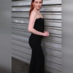 Eleanor Tomlinson Instagram – Just a moment for the look…

Stella 🖤

@stellamccartney 

@rebeccacorbinmurray 
@victoriabond007 
@pauljoneshair 
@vrwpublicity 

📸 @sofi.adams.photo 

Swipe for some Outlaws love ♥️👉🏻