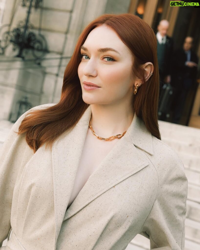 Eleanor Tomlinson Instagram - On Wednesdays, we wear cream. Check out my interview with @bazaaruk for the scoop on my first Paris Fashion Week 💋 @zimmermann 📸 @jacquesburga @bazaaruk #PFW #zimmermann #harpersbazaar